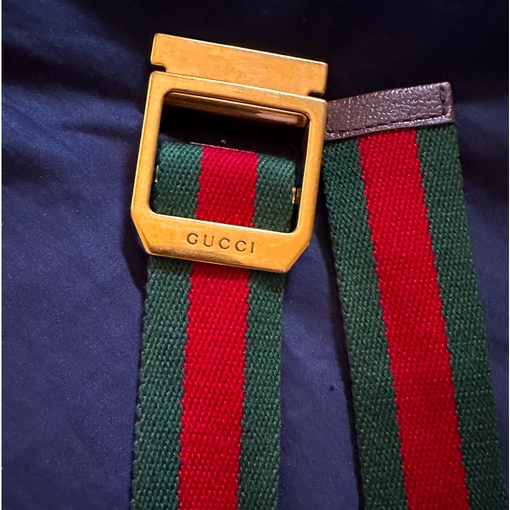 Unisex Gucci belt.